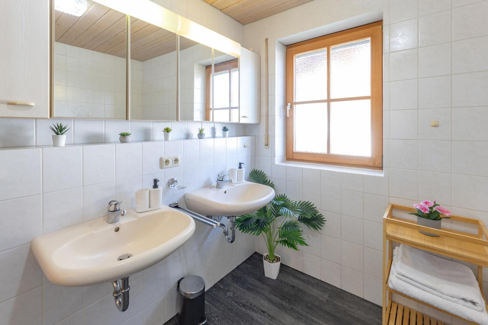 Dream - Alpenblick, Balkon, Haengematte, Parkgarage Kolbermoor